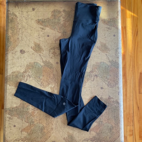 Lululemon Luxtreme black leggings - Picture 6 of 8